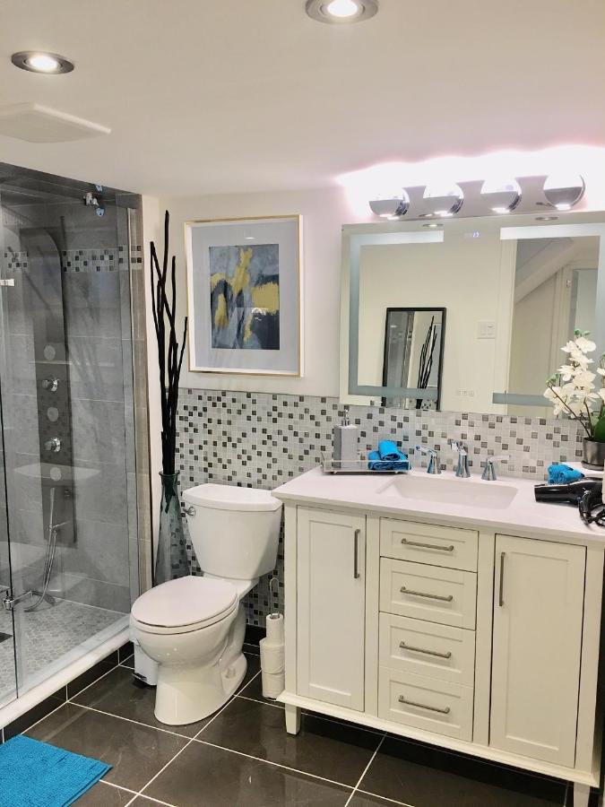 Luxury Bachelor Suite ポイントクレア エクステリア 写真
