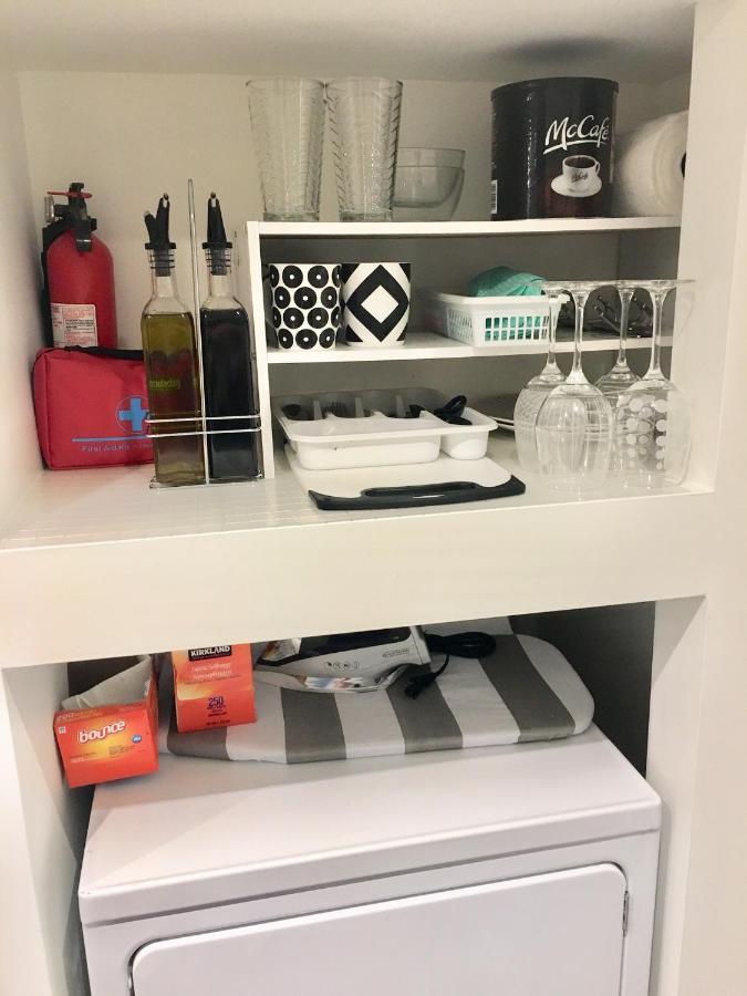 Luxury Bachelor Suite ポイントクレア エクステリア 写真